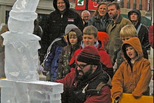 Chicago Winter Holiday Elf Ice Sculpture Live Demo